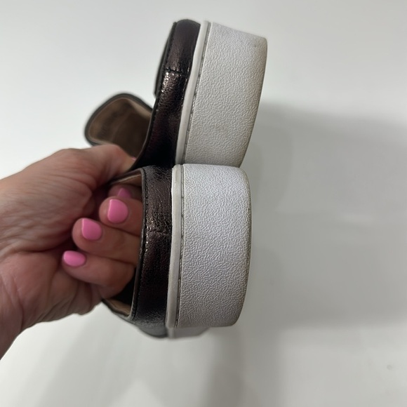 Vionic Dakota Metalic Brown Slip on Sneakers size 8.5 - Picture 4 of 8